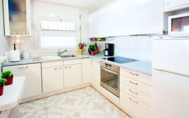 Holiday Home Requesens canal