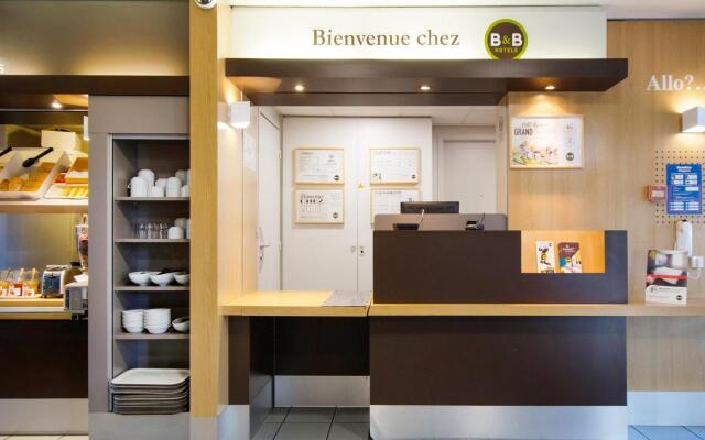 B&B HOTEL CHARTRES Le Forum (1)