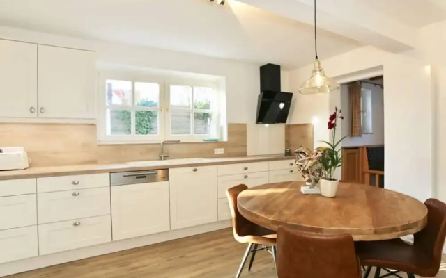 Strandhuus Modern Retreat