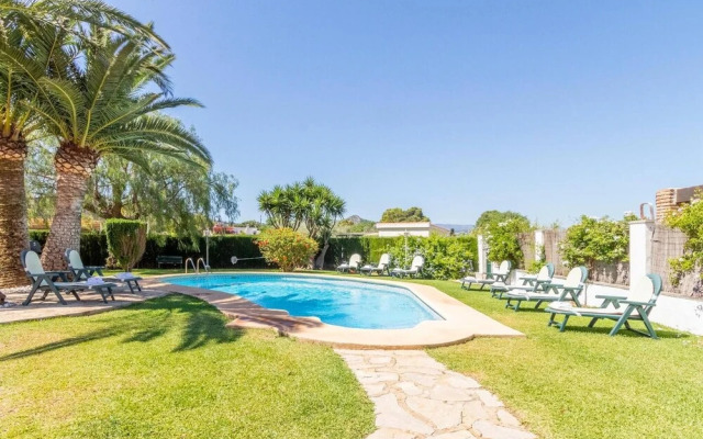 Private Pool, Garden, Barbecue and Beach Nearby