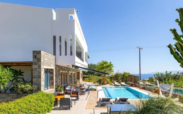 Villa Friends With Private Pool
