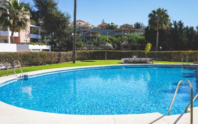 Luxury Golf Apartment - 3min to Puerto Banus