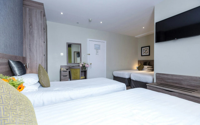 Phoenix Hotel - Image 6