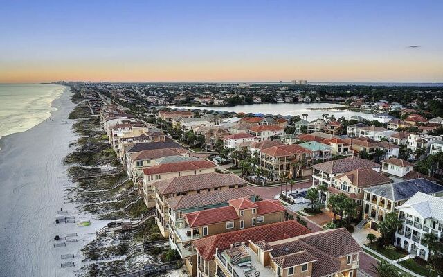 Villa Playa by RedAwning