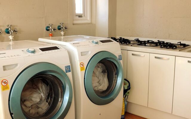 Atelier Hostel