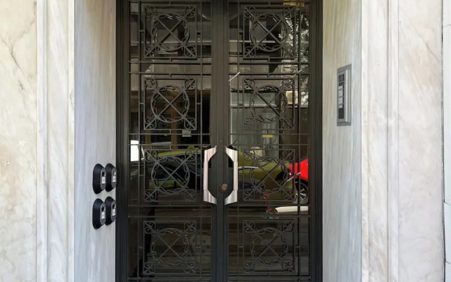 Modern apartment near Lycabettus hill with balcony