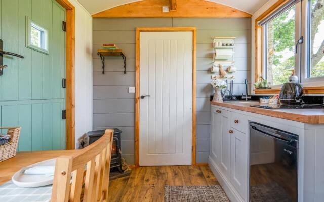 Elephant View Shepherds Hut