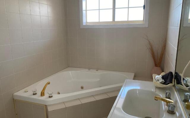 Major Mitchell Motel