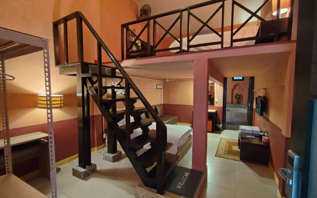 Retro Box Hotel