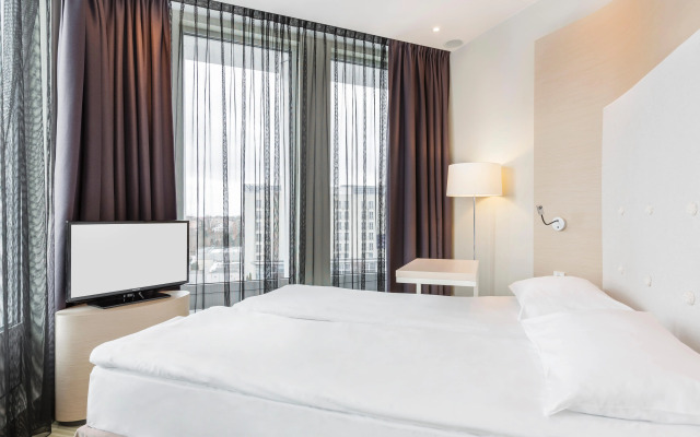 Sound Garden Hotel Airport