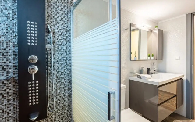 Avia Seaview Getaway - Konstantina s Hidden Haven
