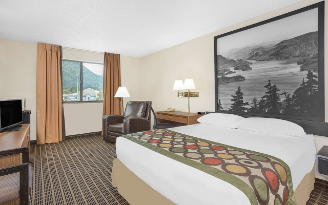 Baranof Lodge