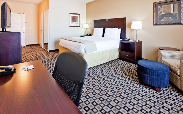 Holiday Inn Express & Suites Clovis