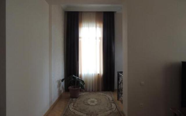 Mano Guest House