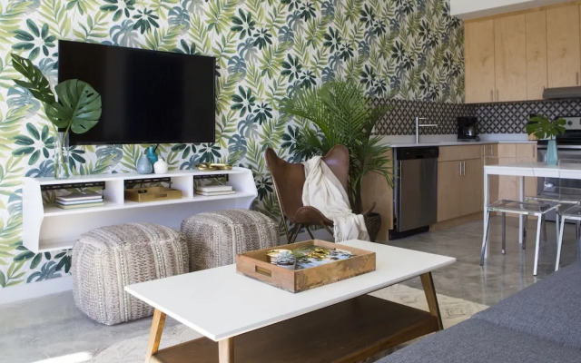 Sonder Biscayne Stunning 3BR + Balcony