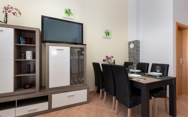Nice Home in Cizici With Wifi and 2 Bedrooms