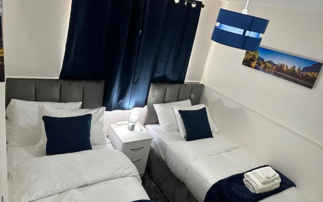Affluent Living Apartment Perfect for Contractors