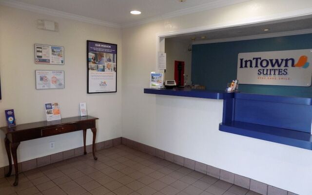 InTown Suites Extended Stay Austin TX - North Lamar Blvd