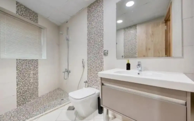 Luxurious 4 Bedroom Duplex Villa Apartment Near JBR