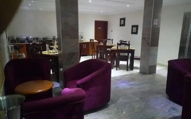 Le Ville Hotel and Suites