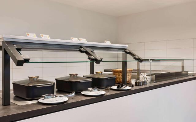 Super 8 by Wyndham Dresden