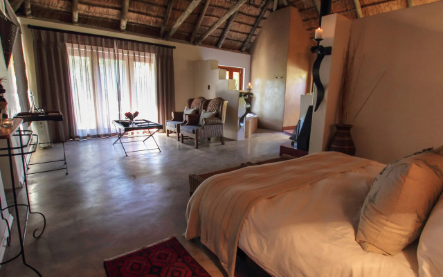 Bukela Game Lodge Amakhala Game Reserve