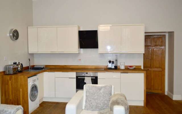 Modern Open-plan Leith Flat