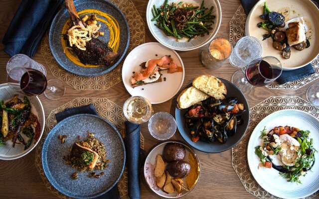 Saint Kate - The Arts Hotel