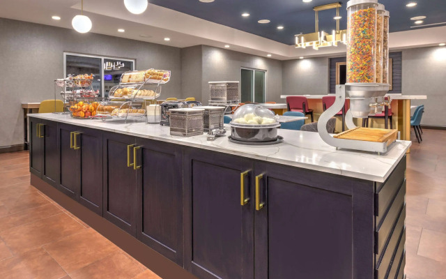 La Quinta Inn & Suites by Wyndham Woodway - Waco South