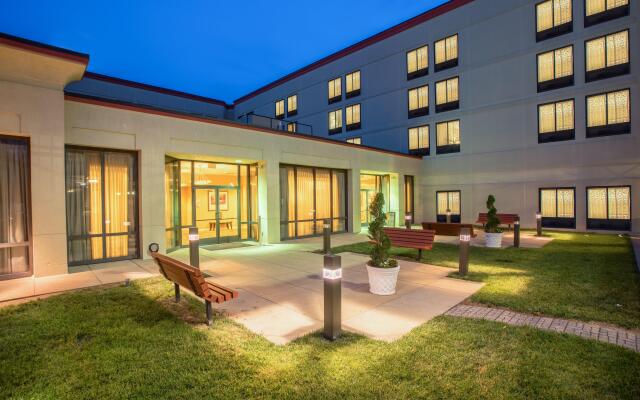 Crowne Plaza Dulles Airport by IHG