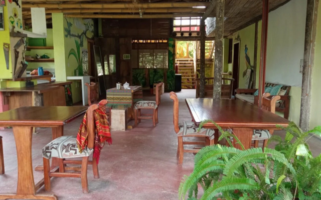 Biohostal Mindo Cloud Forest