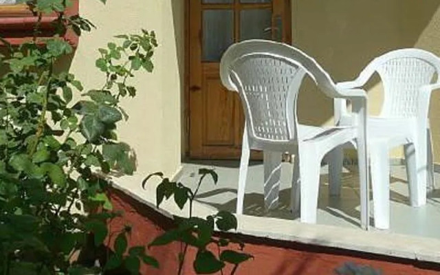 Oblomov Bungalows Apart