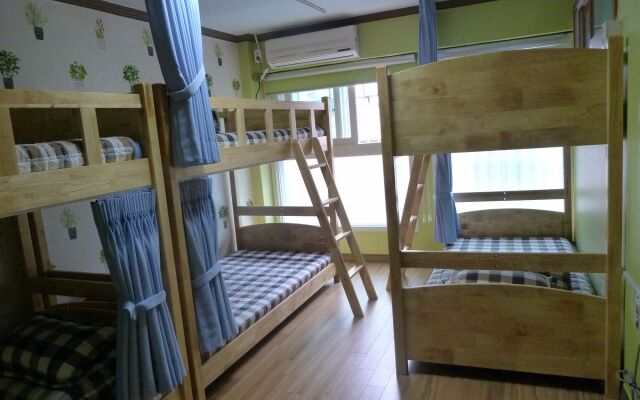 Popcorn Hostel Nampodong