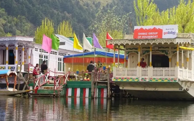 Kings Paradise Houseboat