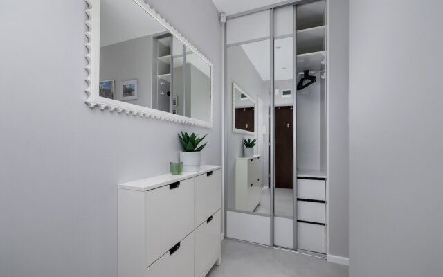 Apartment Kotlarska Cracow by Renters