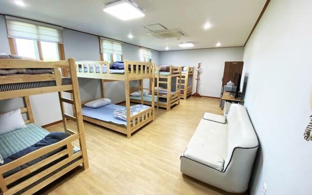Sanbangsan Parktel - Hostel