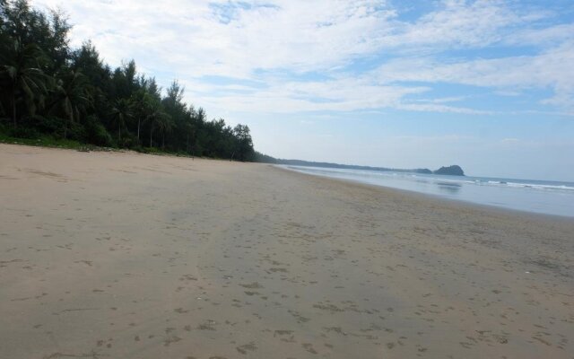 Mr. Chuoi Bar and Hut