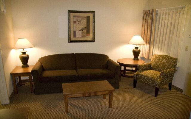 Casper C'mon Inn Hotel & Suites