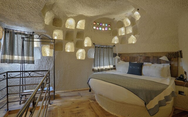 Artemis Cave Suites - Adults Only