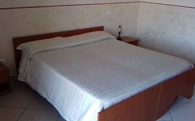 Hotel Caimo Bed-Breakfast