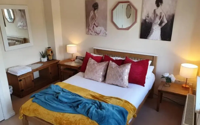 Caspian House - 4 Bedrooms