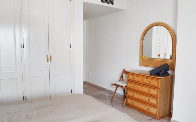 Apartment - 2 Bedrooms with Pool and WiFi - 107322