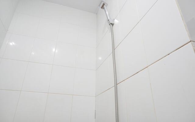 Cozy And Well Designed 2Br At Green Pramuka City Apartment