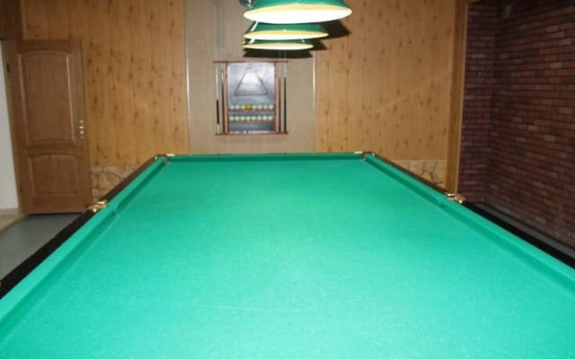 Domino - Hostel