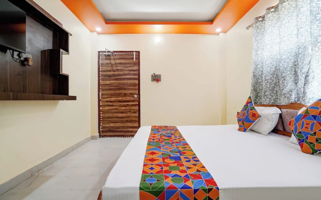 Fabhotel Radhika Palace
