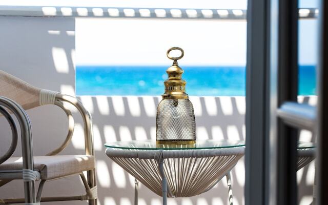 Pinelopi Beach Suites