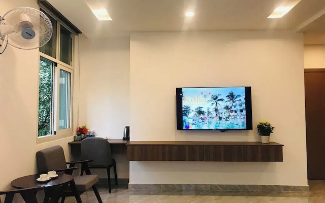 10 Bedroom Apartment 300m From The Sea