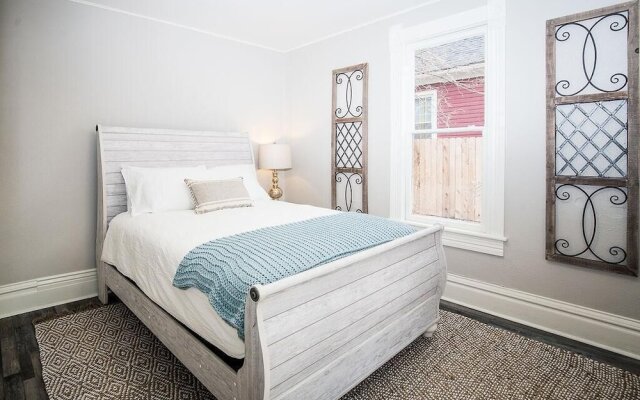 Couple’s Getaway | Walk to UNC |FREE Cruiser Bikes