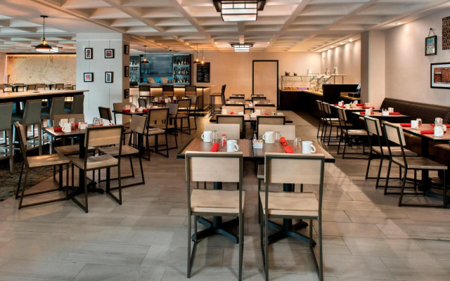 Four Points by Sheraton Philadelphia Northeast