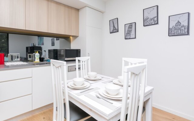 Spacious Bright Apartment